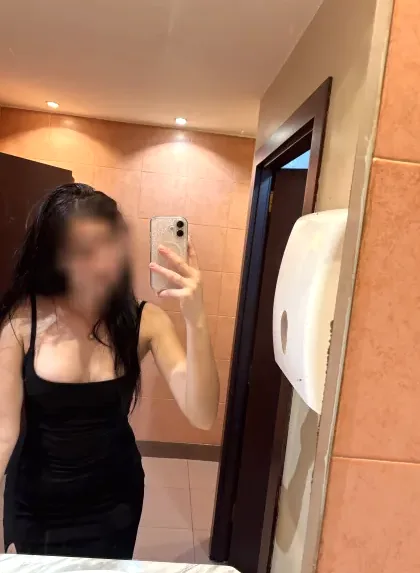 Yasmine, 18 anni
